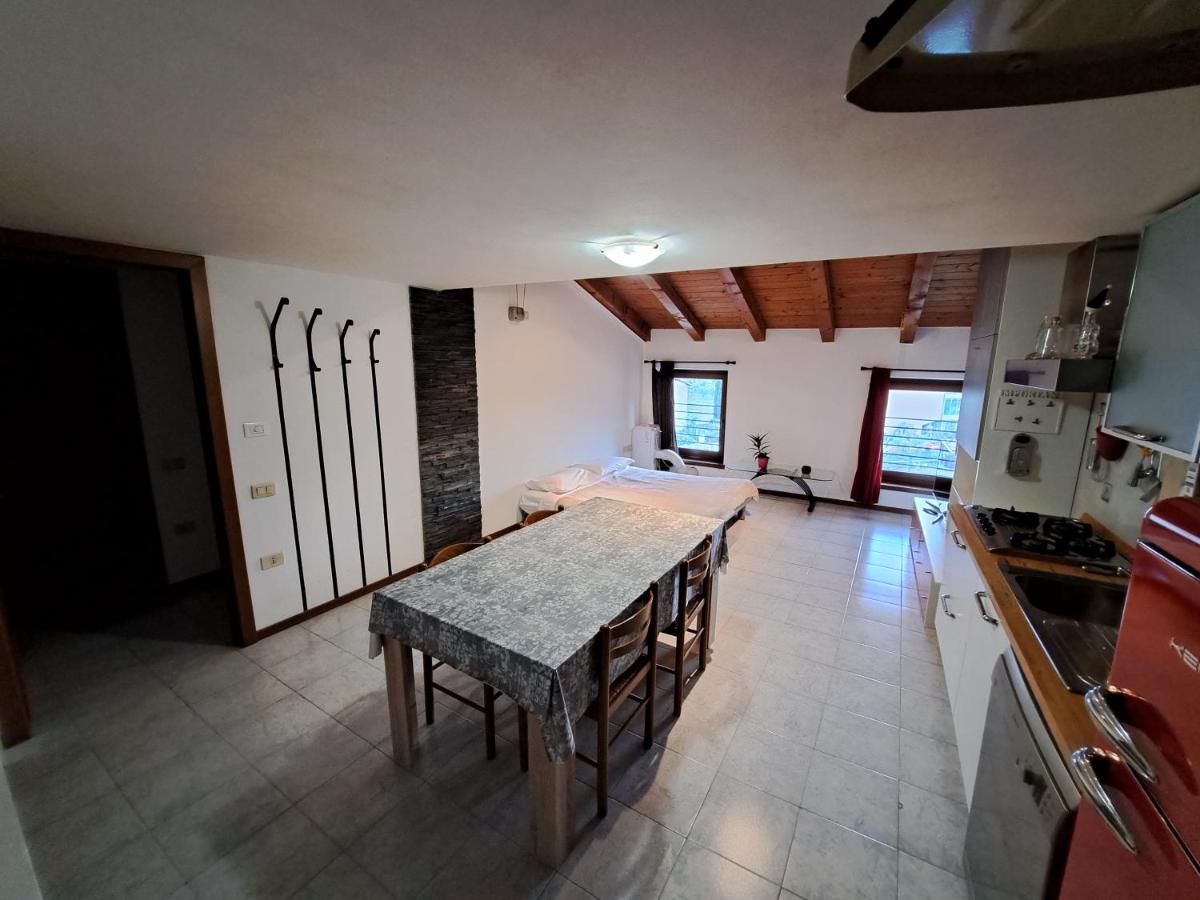 Casa Vacanze S.Tomaso Рива дел Гарда Екстериор снимка